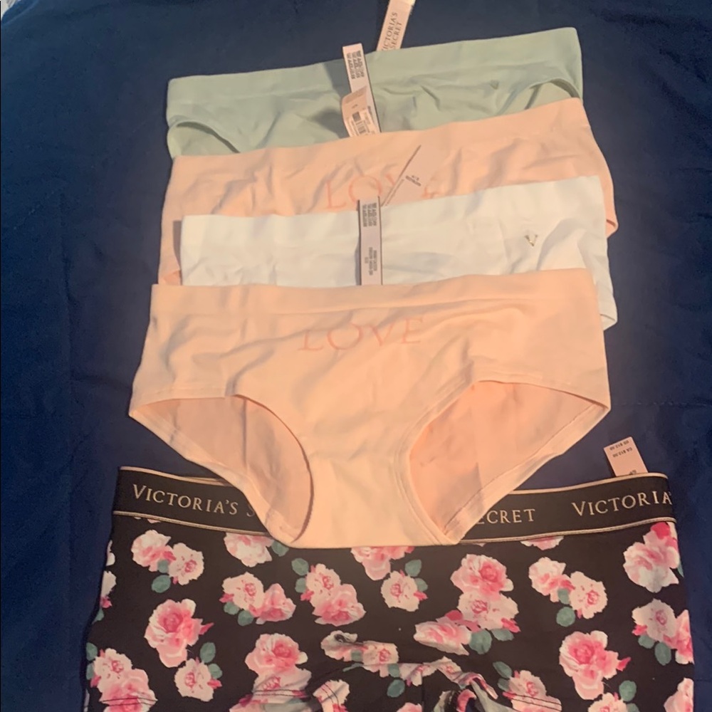 Victoria's Secret Women's Intimates Set - Peach, White, Green, Floral
